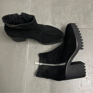 Gorgeous Zara block heel ankle boots!